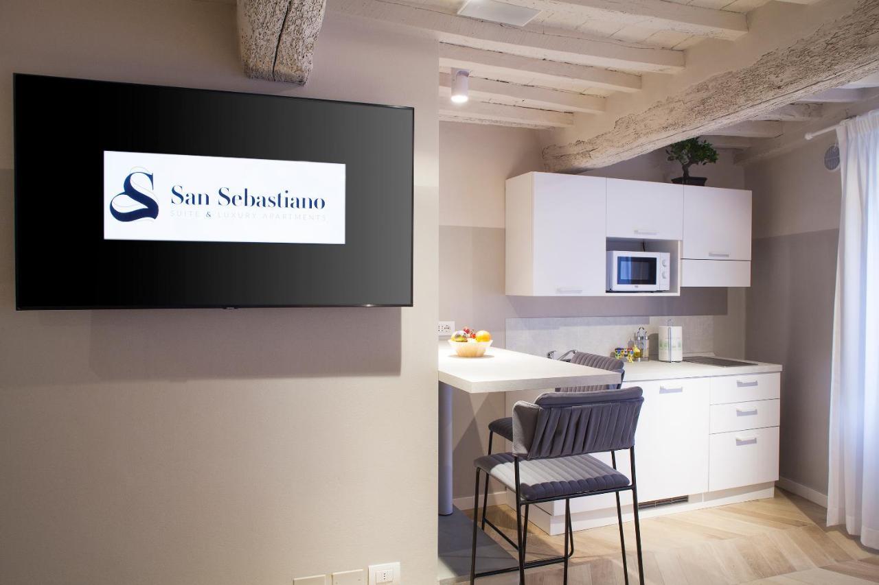 San Sebastiano Suite & Luxury Apartments コッレ・ヴァル・デルザ エクステリア 写真